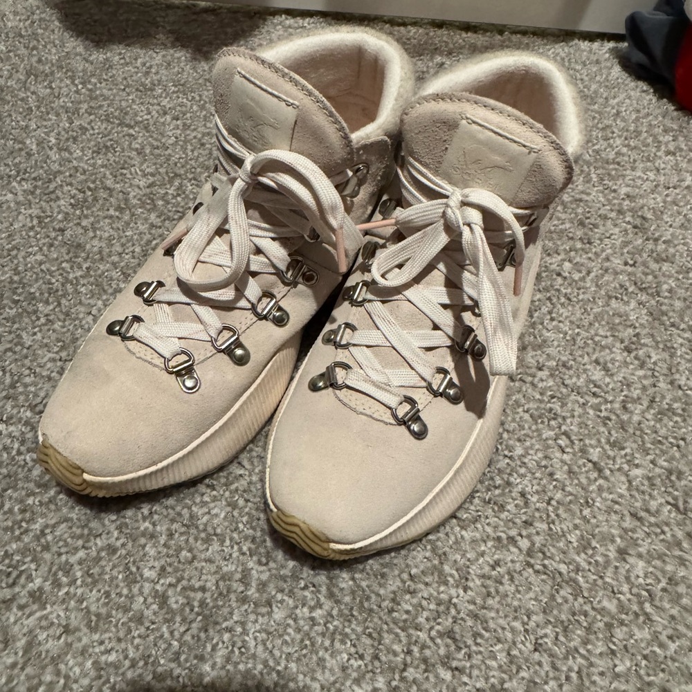 Sorel Sneaker boot
